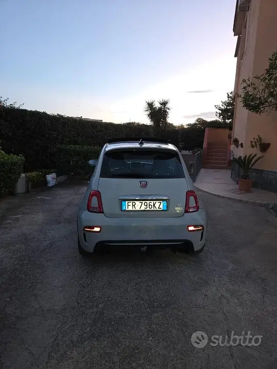 Abarth 595 2018 photo 2