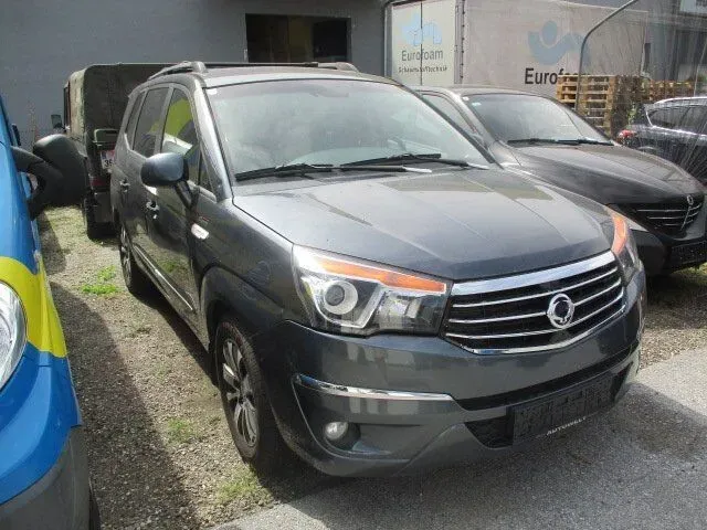 KG Mobility Rodius 2016 photo 2
