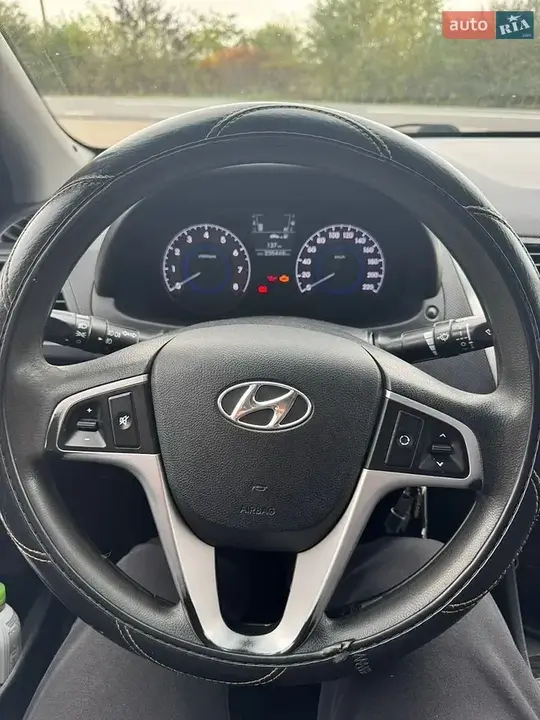 Hyundai Accent 2012 photo 5