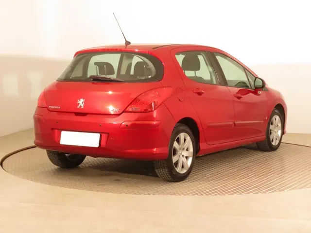 Peugeot 308 2008 photo 4