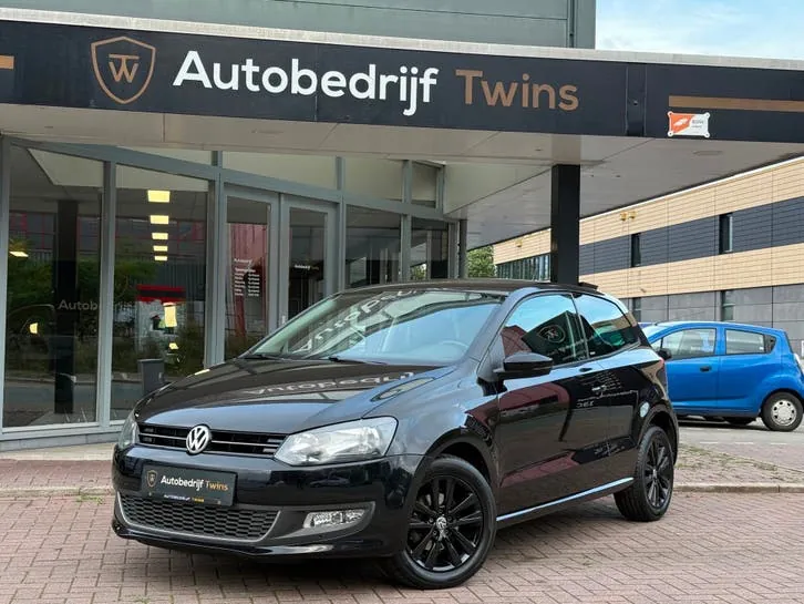 Volkswagen Polo 2011 photo 2