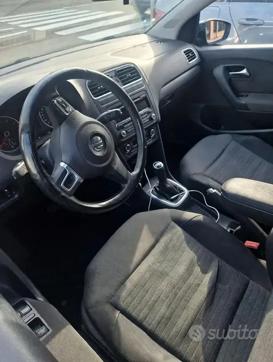 Volkswagen Polo 2011 photo 3