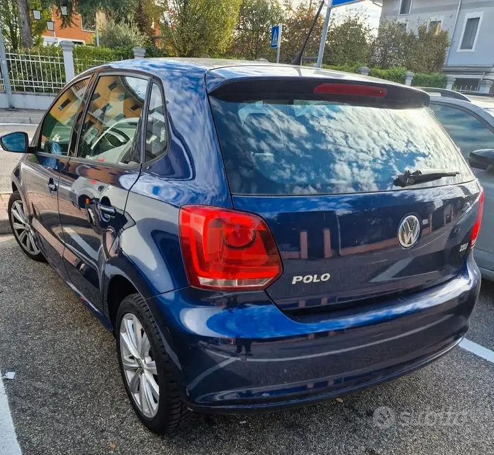 Volkswagen Polo 2011 photo 2