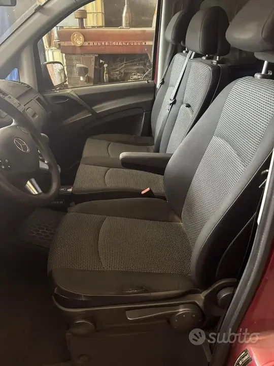 Mercedes-Benz Vito Mixto 2011 photo 4