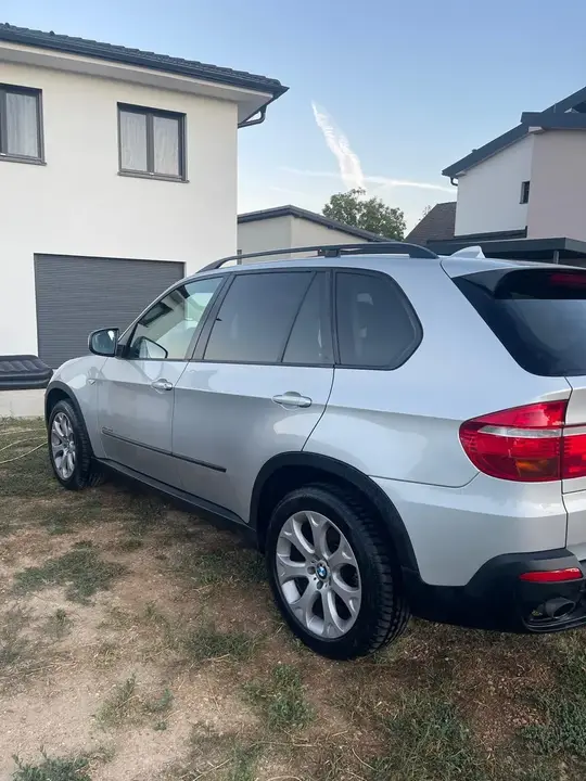 BMW X5 2009 photo 2