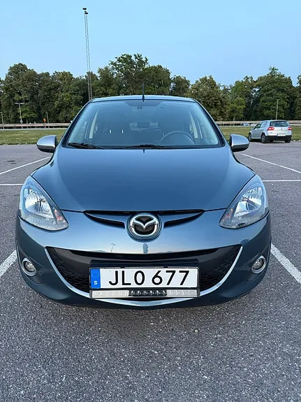 Mazda 2 2014 photo 2