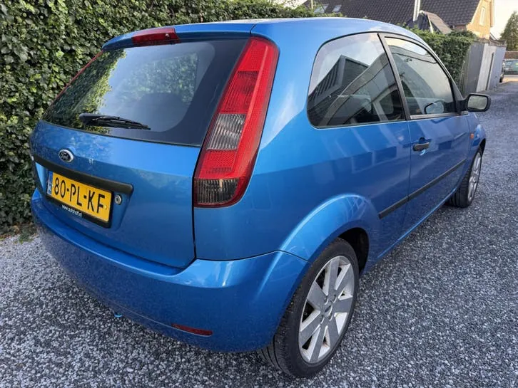 Ford Fiesta 2004 photo 3