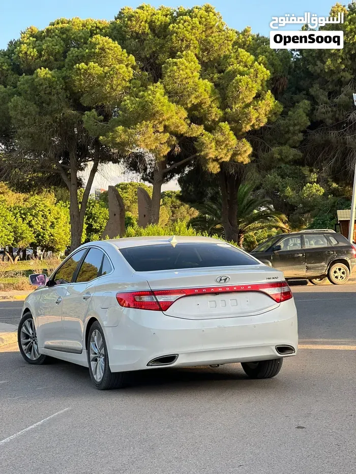Hyundai Azera 2012 photo 4