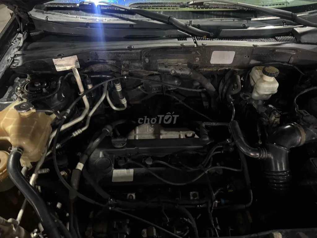 Ford Escape 2004 photo 2