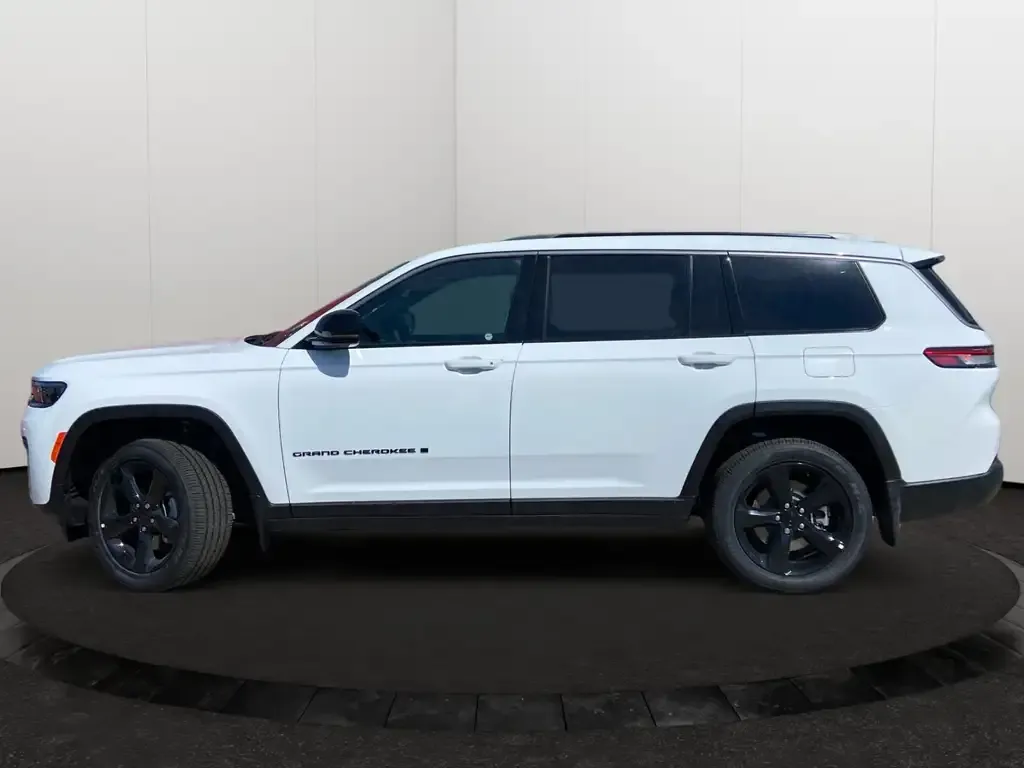 Jeep Grand Cherokee L 2026 photo 2
