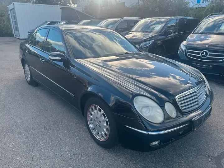 Mercedes-Benz E220