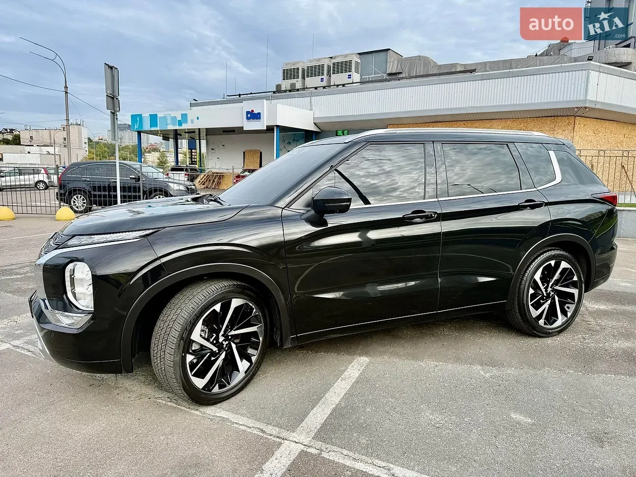 Mitsubishi Outlander 2024 photo 2