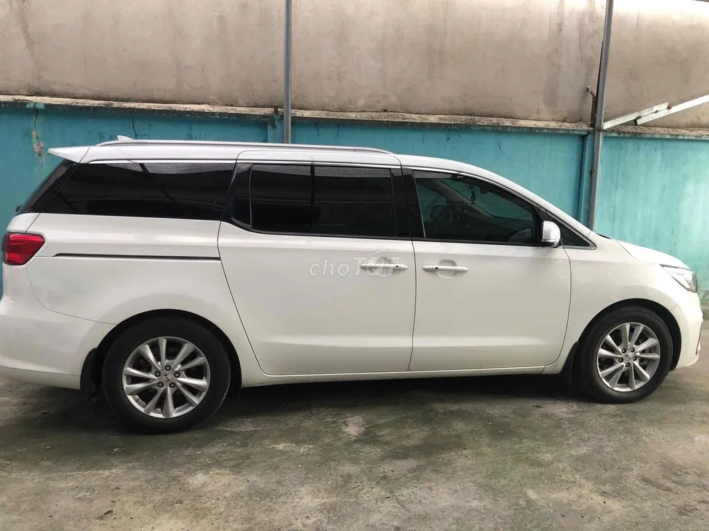 Kia Sedona 2019 photo 2