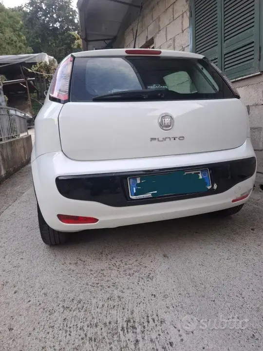 Fiat Punto Evo 2011 photo 2