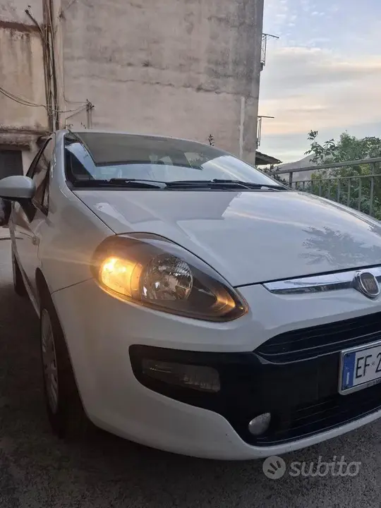 Fiat Punto Evo 2011 photo 3