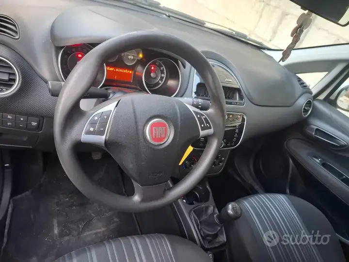 Fiat Punto Evo 2011 photo 4