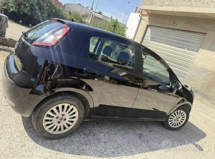 Fiat Punto Evo 2009 photo 2