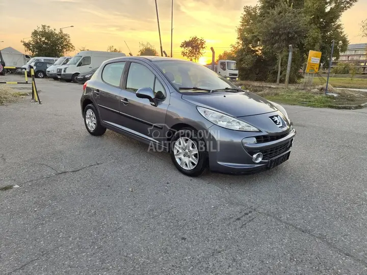 Peugeot 207 2010 photo 3