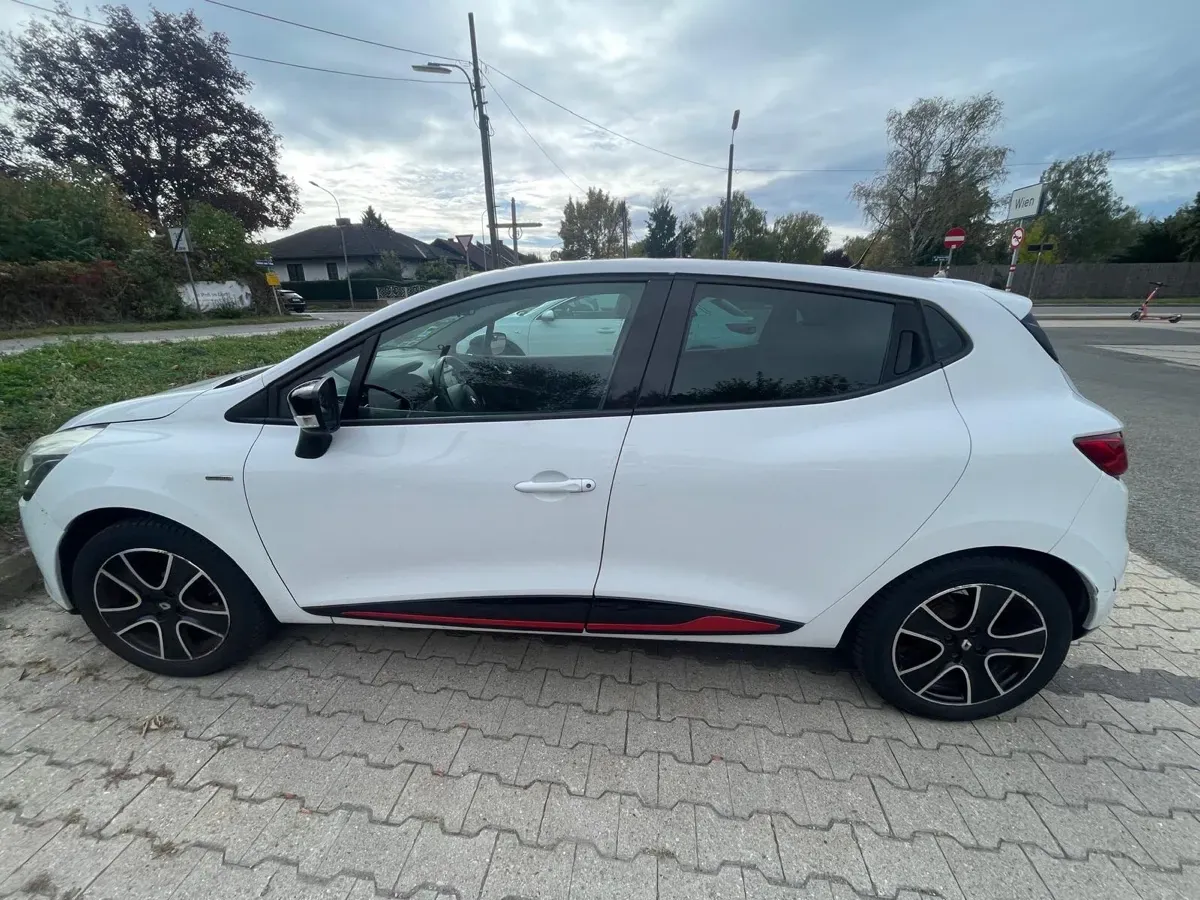 Renault Clio 2015 photo 2