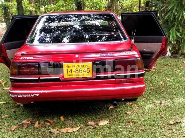 Toyota Corona 1984 photo 2