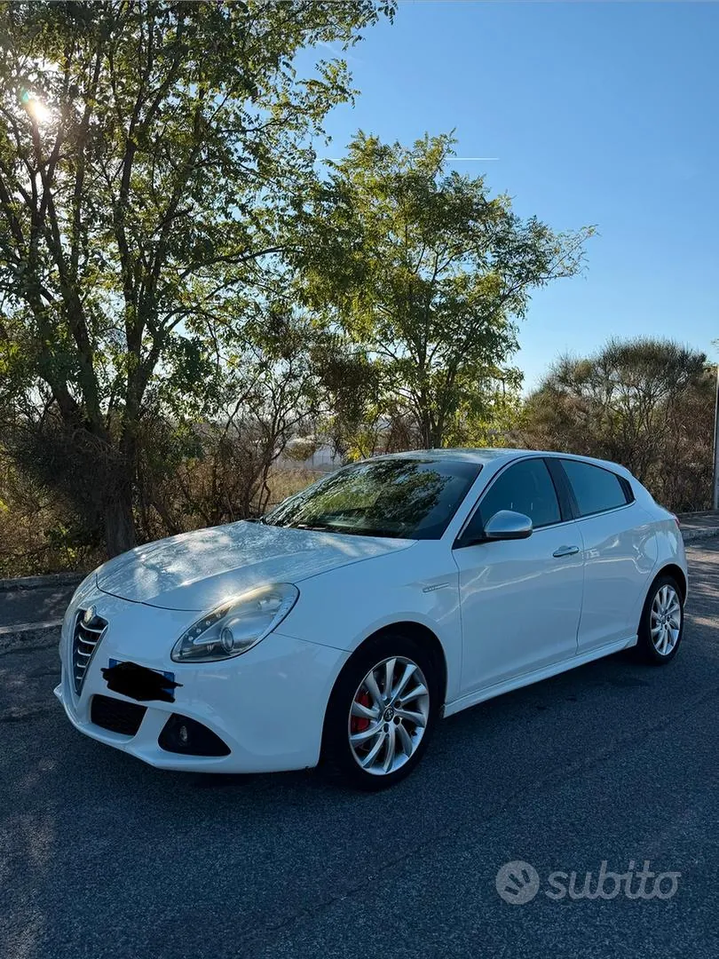 Alfa Romeo Giulietta 2010 photo 2