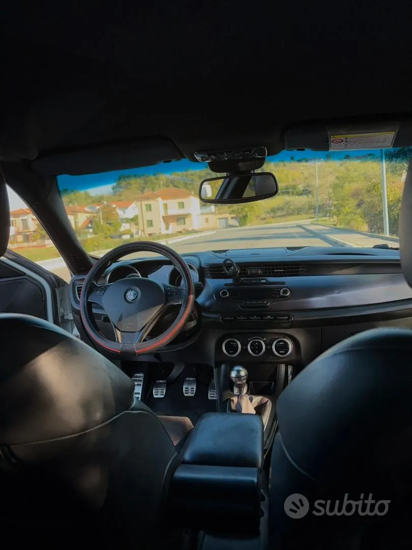 Alfa Romeo Giulietta 2010 photo 5