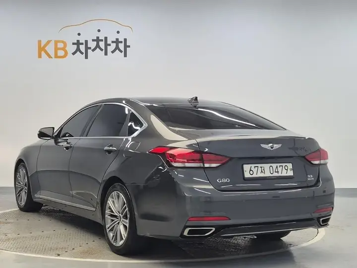 Genesis G80 2017 photo 2