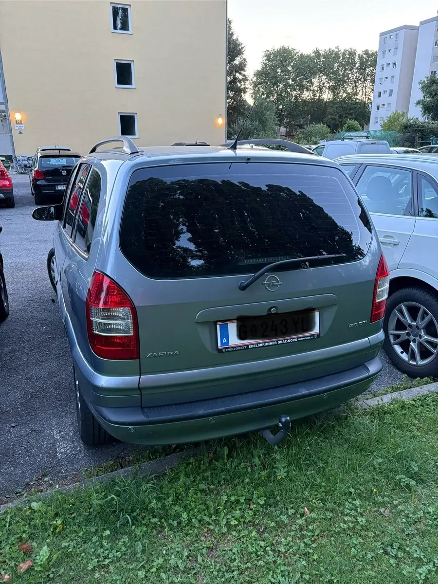 Opel Zafira 2004 photo 2