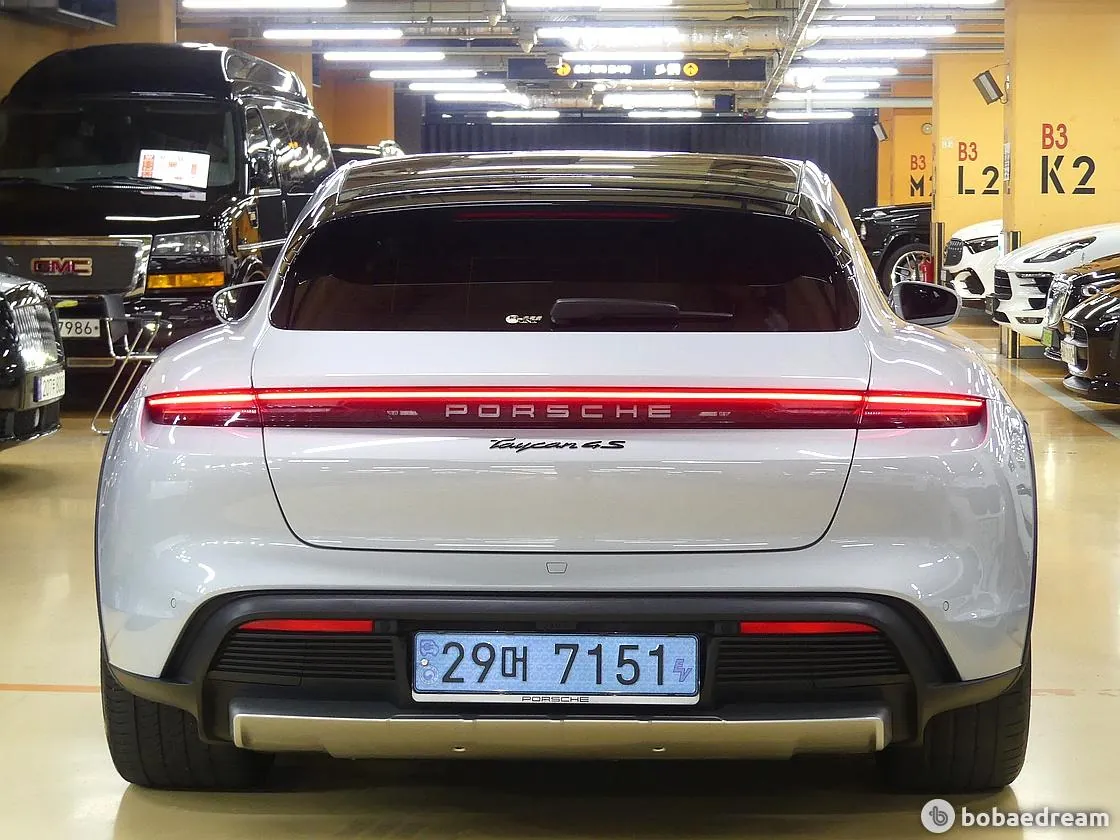 Porsche Taycan 4S Cross Turismo 2024 photo 3