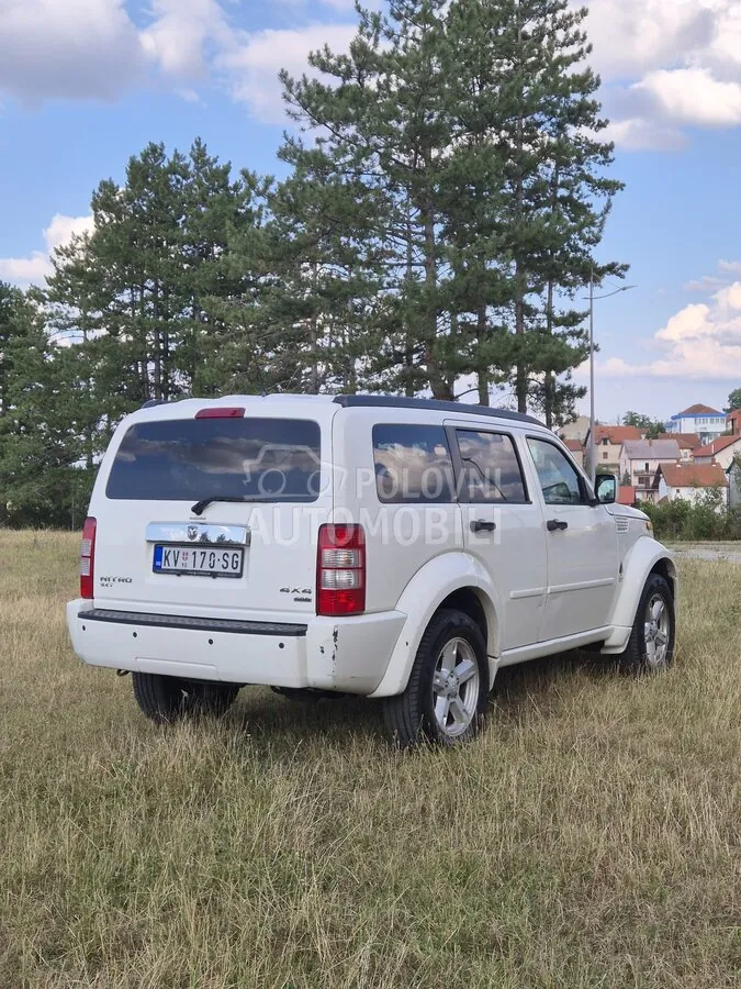 Dodge Nitro 2008 photo 2