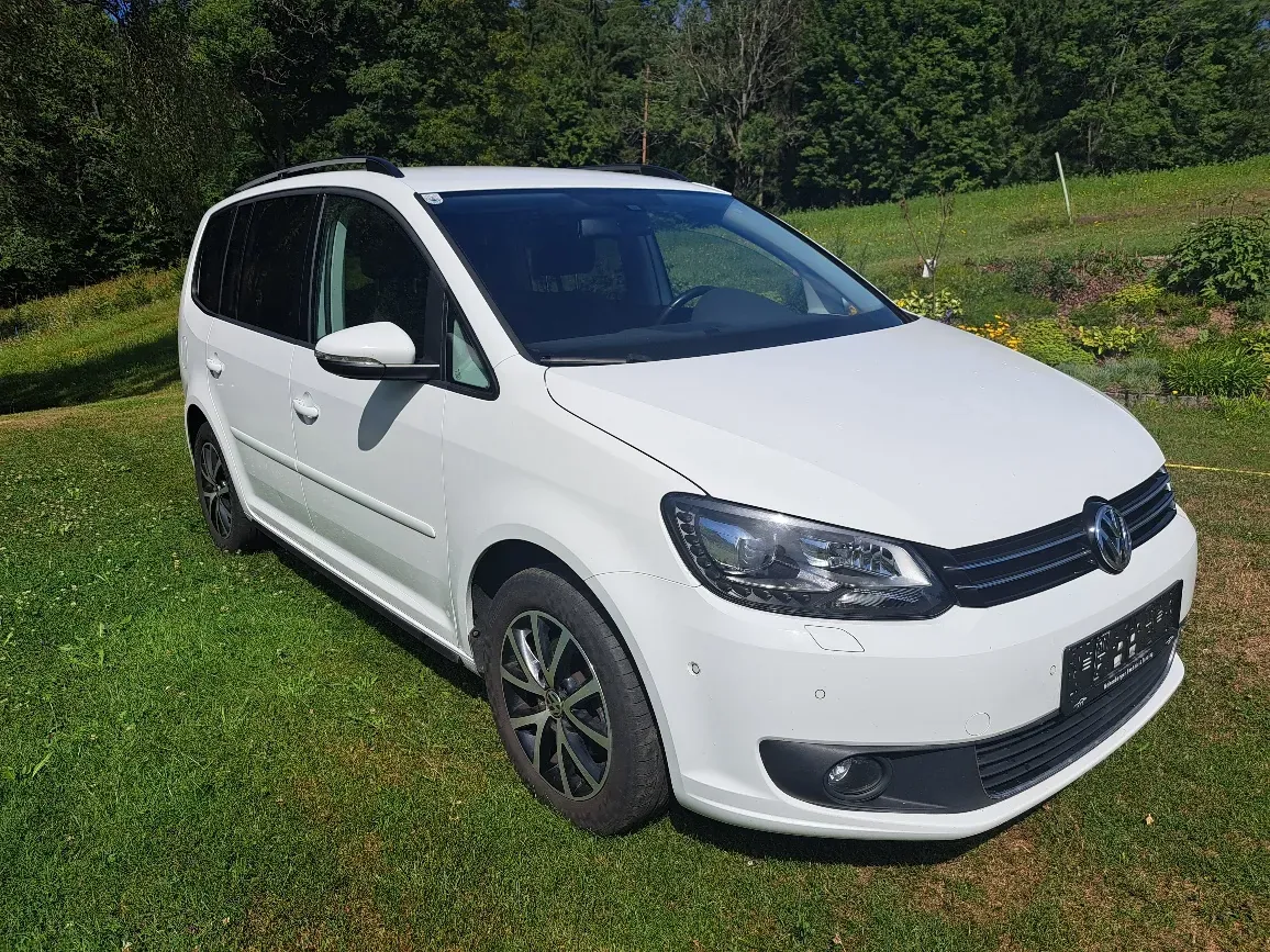 Volkswagen Touran 2014 photo 2