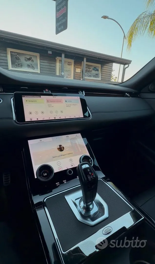 Land Rover Range Rover Evoque 2019 photo 4