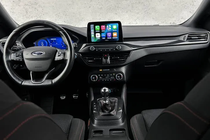 Ford Focus 2021 photo 2