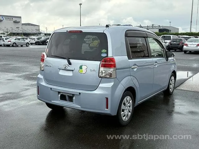 Toyota Spade 2013 photo 4