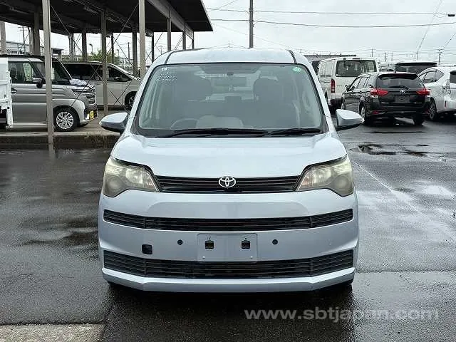 Toyota Spade 2013 photo 5