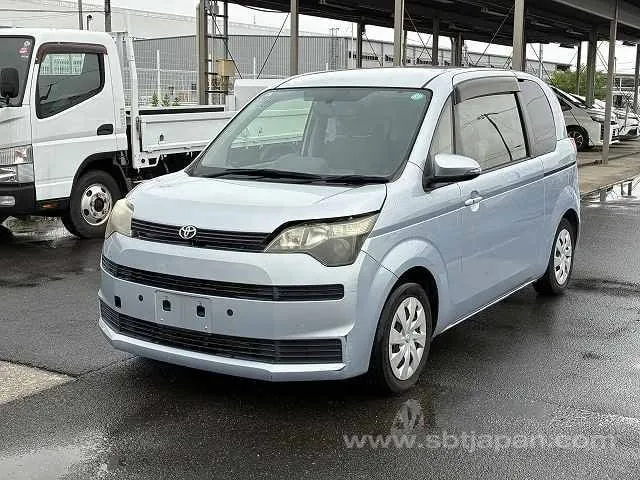 Toyota Spade 2013 photo 2