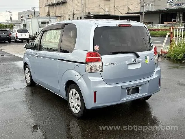 Toyota Spade 2013 photo 3
