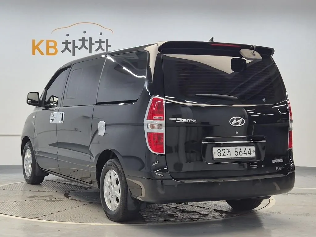 Hyundai Grand Starex 2015 photo 2