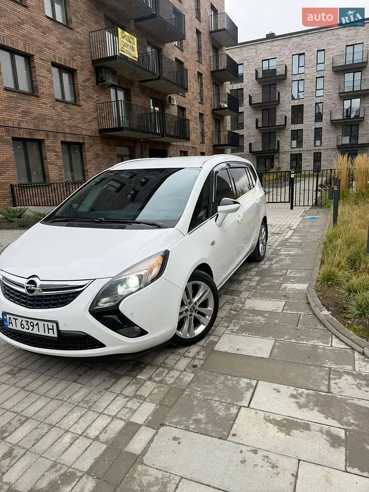 Opel Zafira Tourer 2012 photo 5