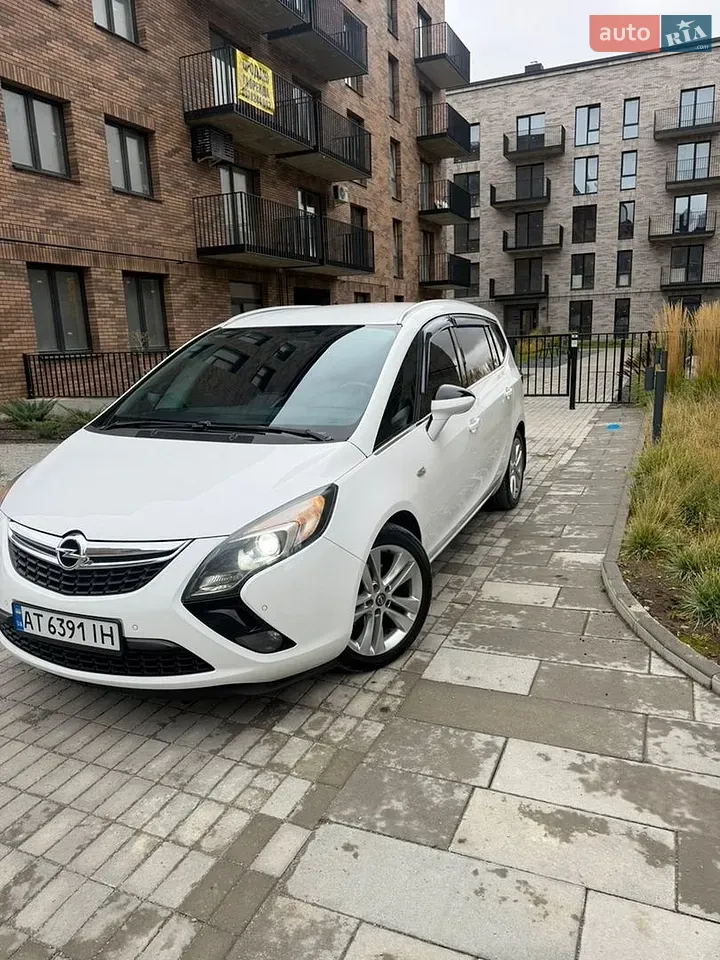 Opel Zafira Tourer 2012 photo 4