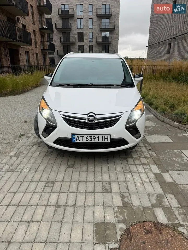 Opel Zafira Tourer 2012 photo 3