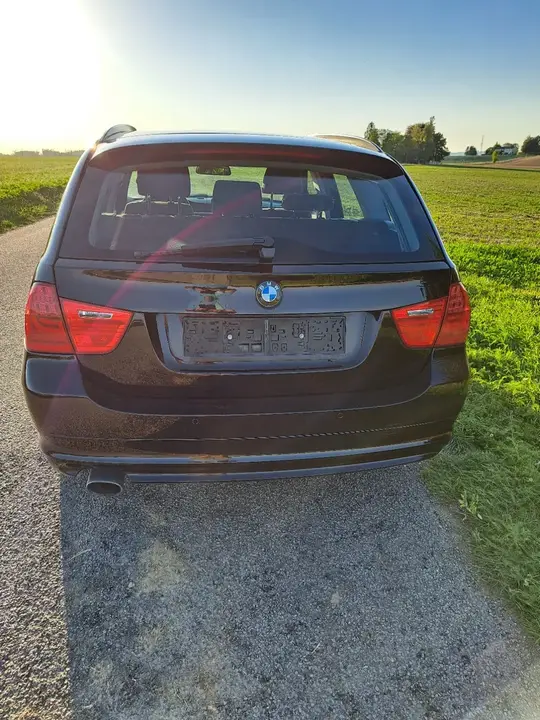 BMW 3Er-Reihe 320D Touring Efficient Dynamics 2011 photo 3
