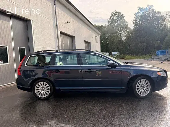 Volvo V70 2013 photo 2