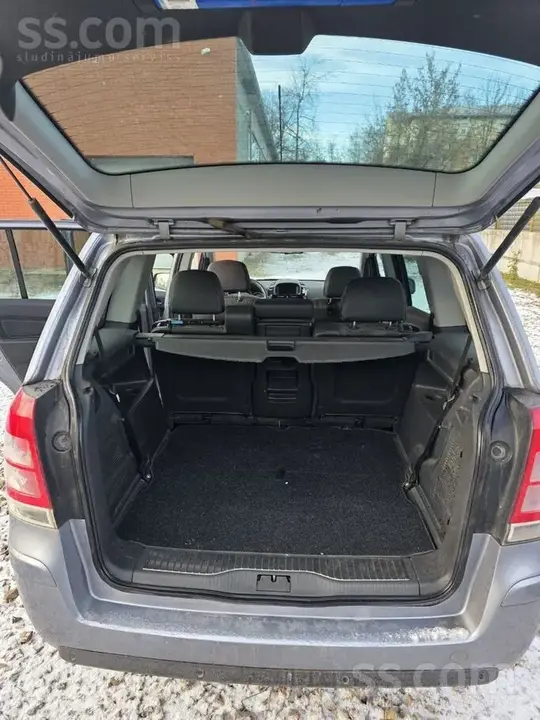 Opel Zafira 2010 photo 4