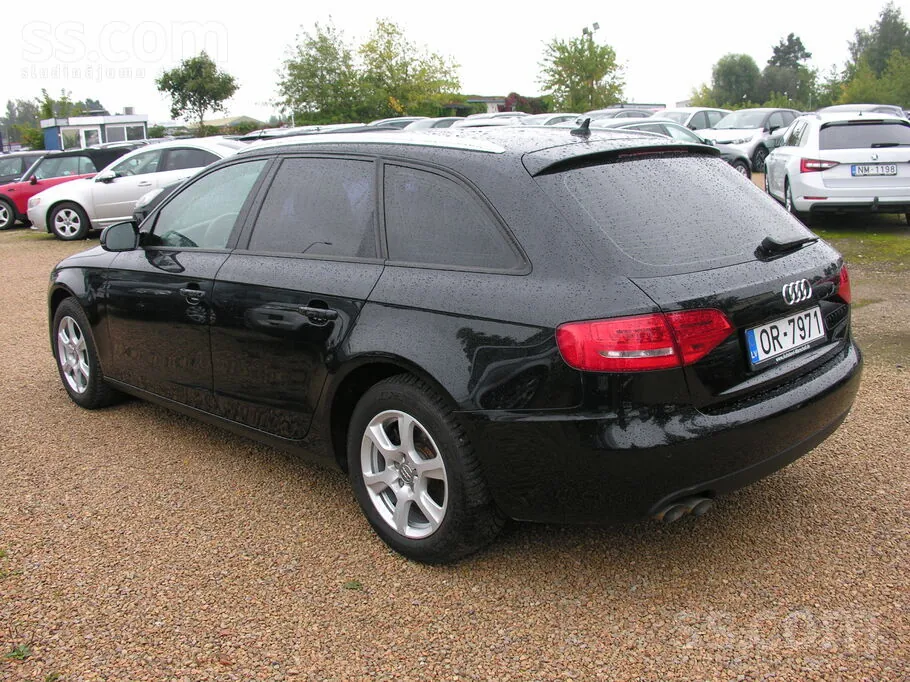 Audi A4 2011 photo 4