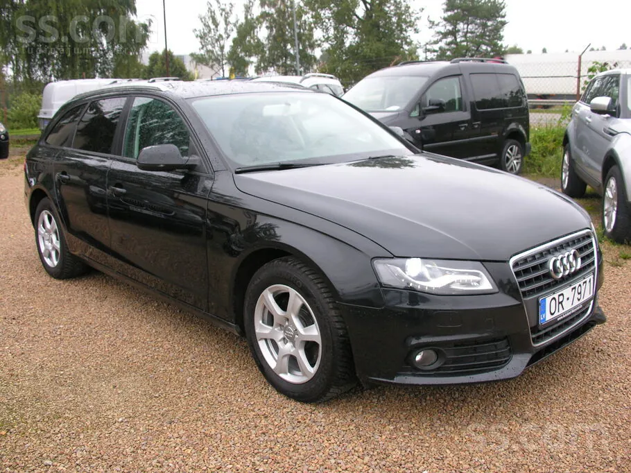 Audi A4 2011 photo 2
