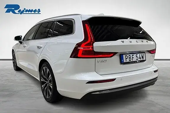 Volvo V60 2023 photo 2