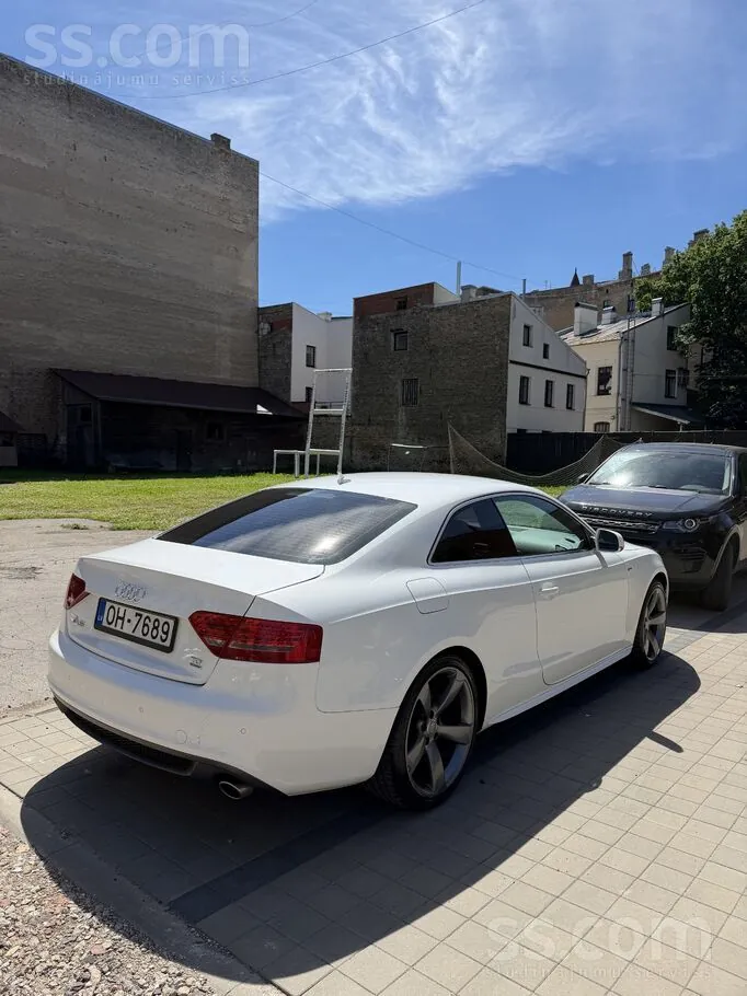 Audi A5 2011 photo 4