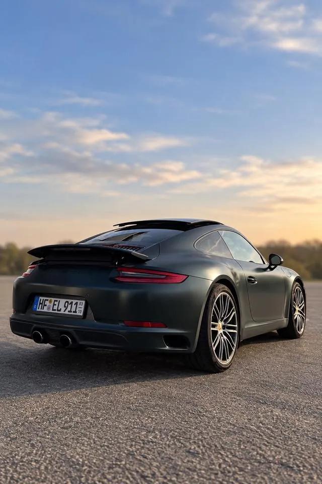 Porsche 911 Carrera