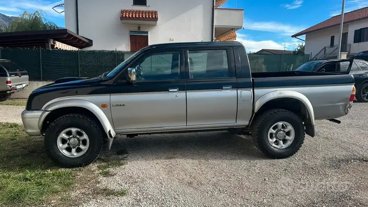 Mitsubishi L200 1998 photo 2